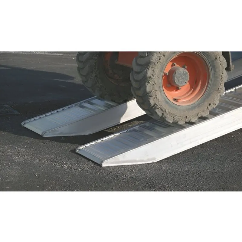 148.25L Rampas de carga en aluminio para rueda y oruga de goma | 2500 mm