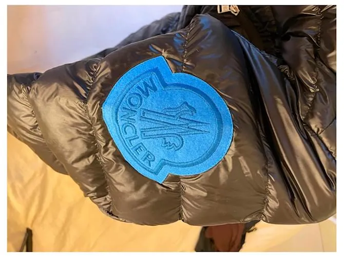 2 MONCLER 1952 chaqueta acolchada Liam Negro 