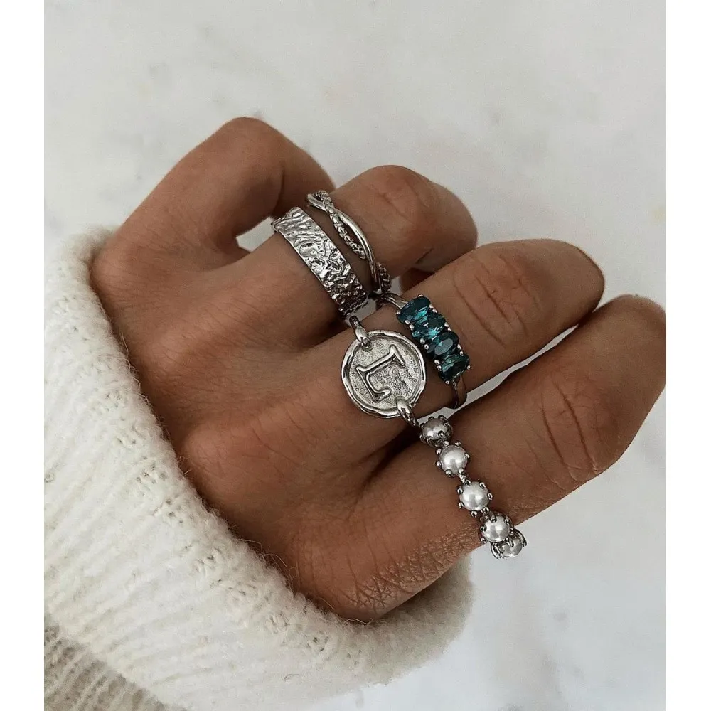 Anillo Initial