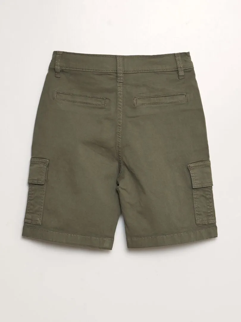 BERMUDAS RECTAS CON CINTURA AJUSTABLE Y BOLSILLOS  KAKI