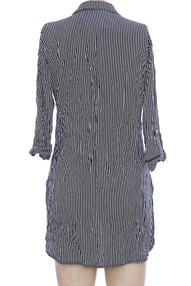 BLUSA COLOR AZUL  CLOSEANDO