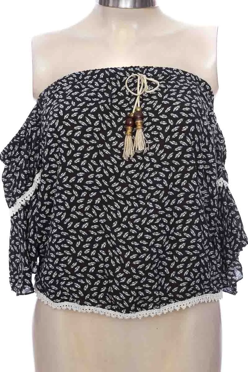 BLUSA COLOR NEGRO  CLOSEANDO