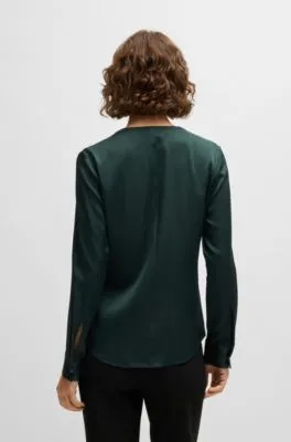Blusa con cuello fruncido en crepé de China de seda elástica
