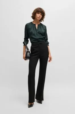 Blusa con cuello fruncido en crepé de China de seda elástica