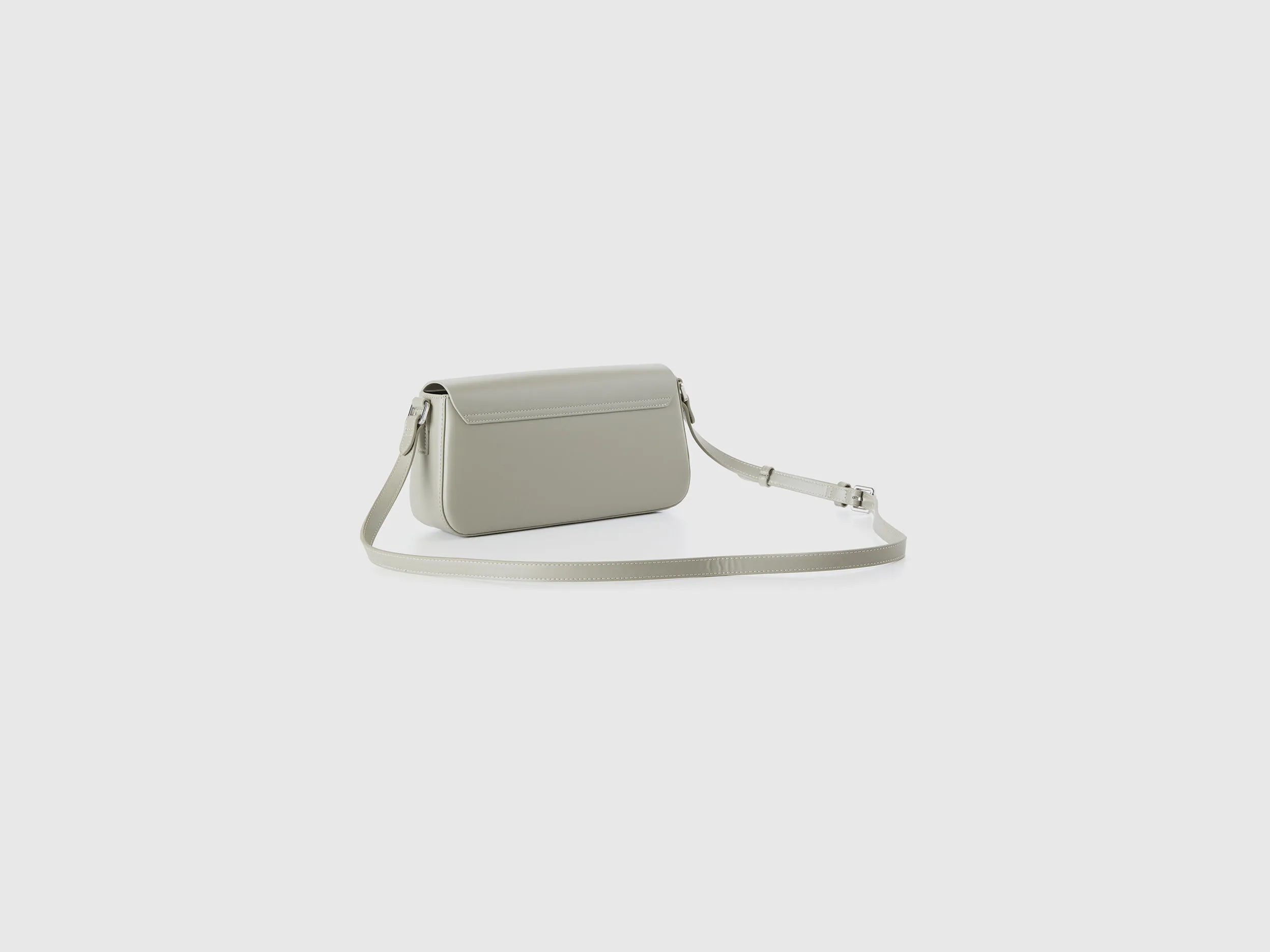 Bolso baguette de tejido con efecto piel