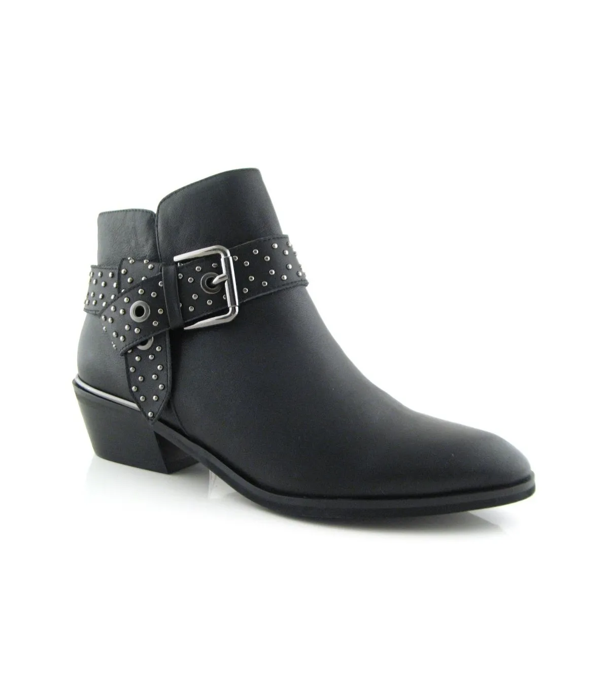 Botín negro con hebilla y tachas