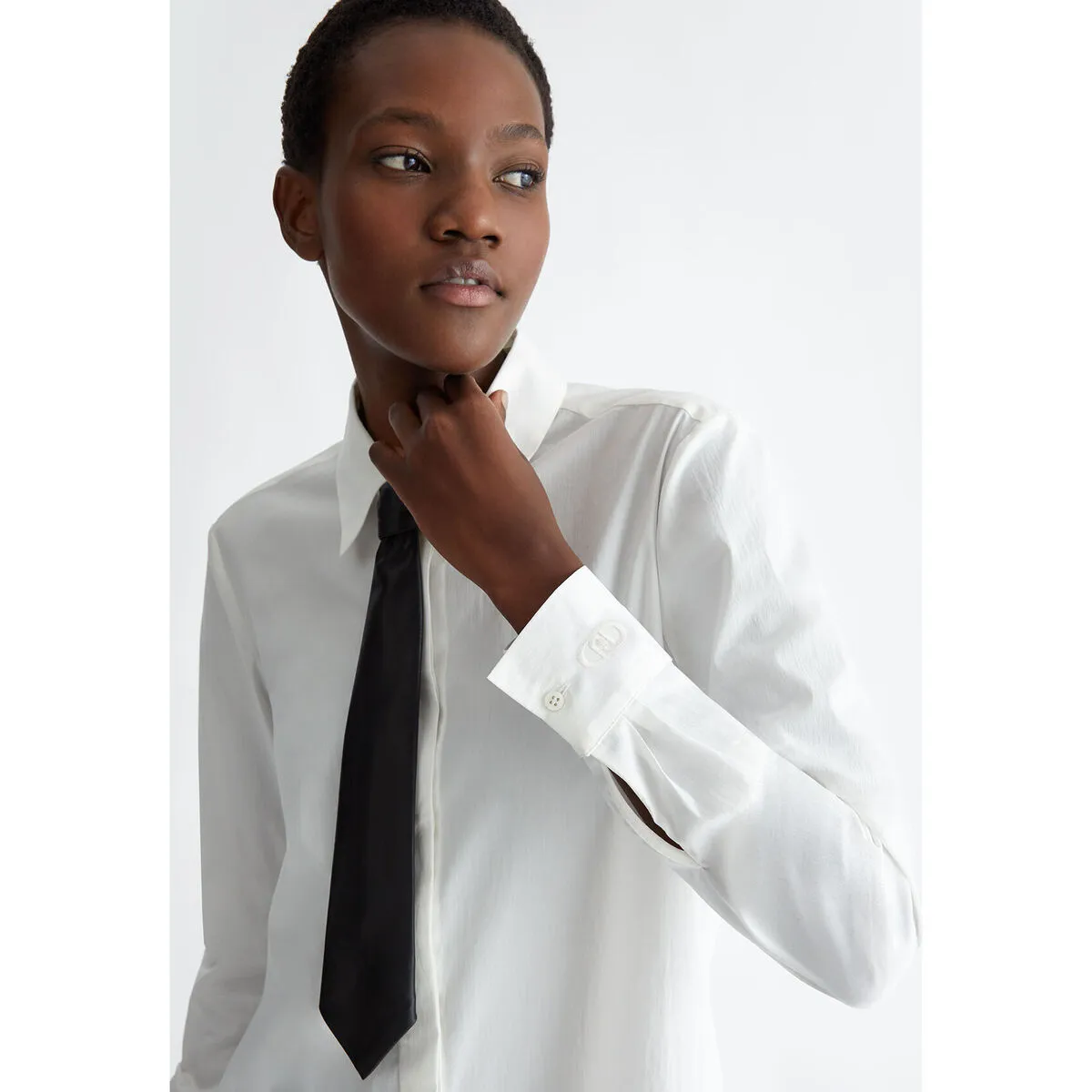 Camisa con corbata