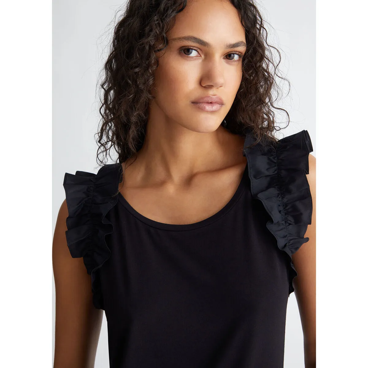 Camiseta con volantes