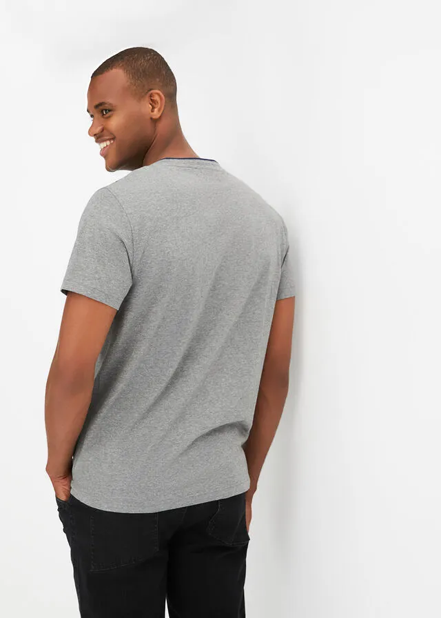 Camiseta de manga corta con cuello henley y estampado Gris jaspeado estampado