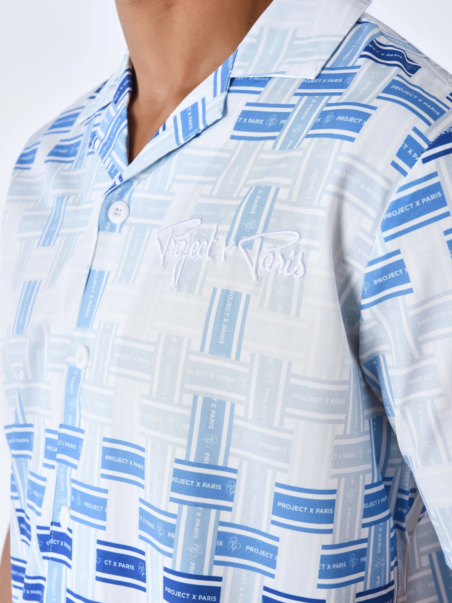 Camiseta de manga corta con estampado de serpentinas