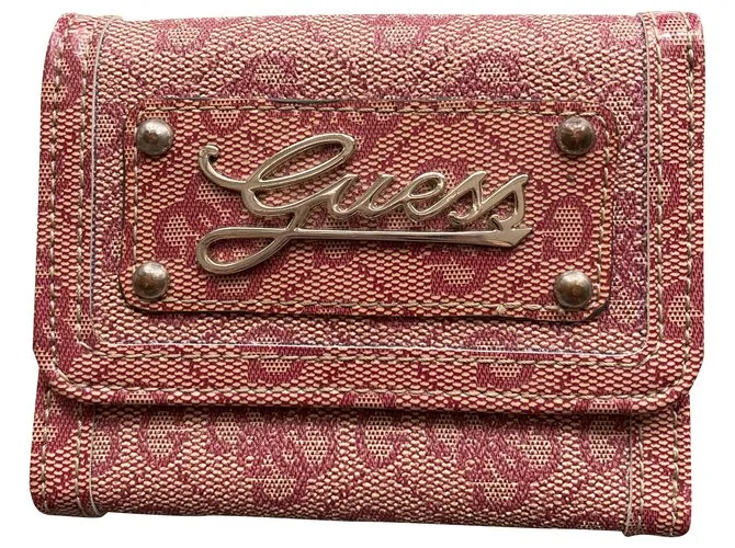 Cartera rosa con monograma Guess 