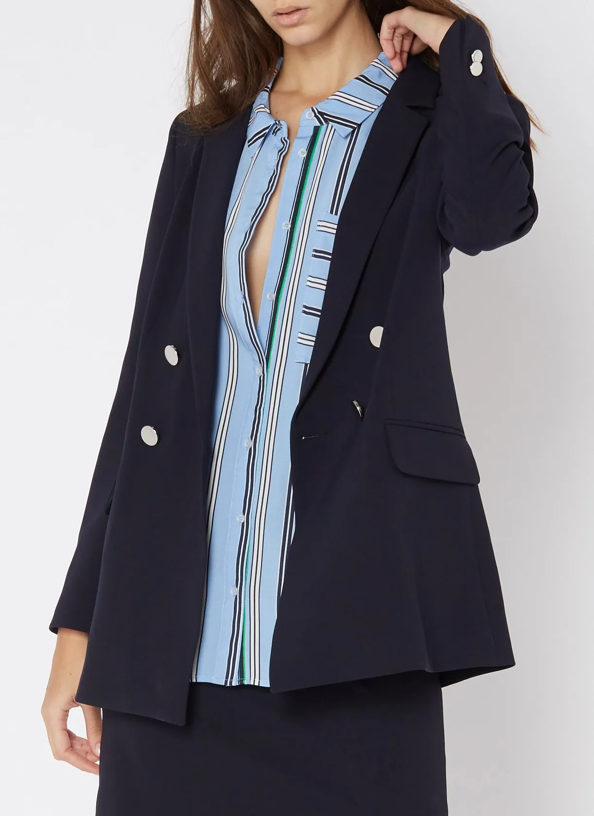 Chaqueta largo medio con cuello sastre en azul