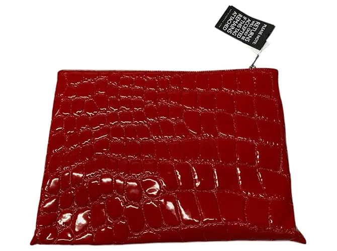 Clutch grande con efecto cocodrilo de Miu Miu en charol rojo Roja 