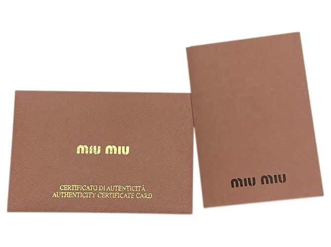Clutch grande con efecto cocodrilo de Miu Miu en charol rojo Roja 