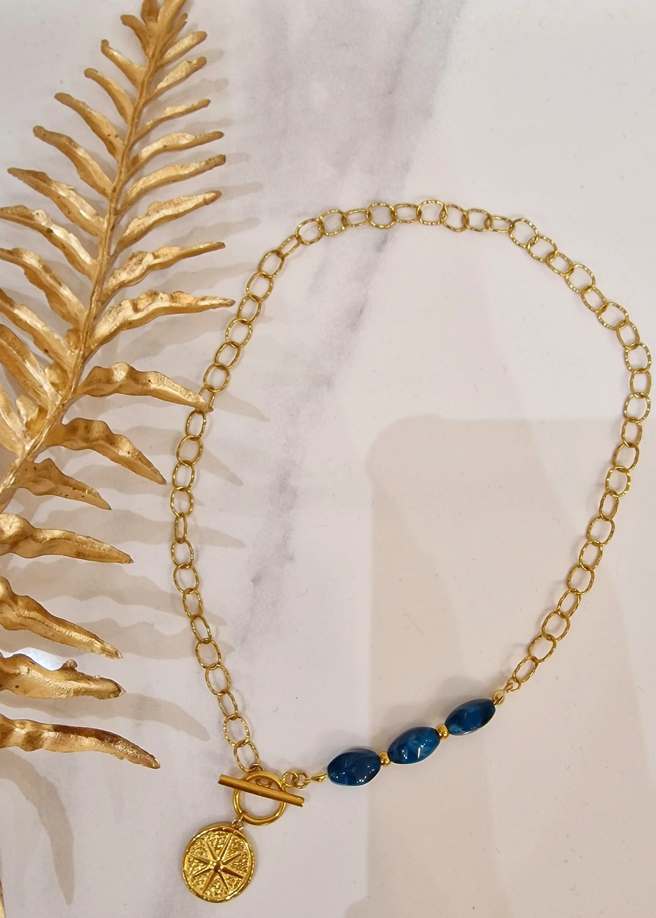 Collar dorado