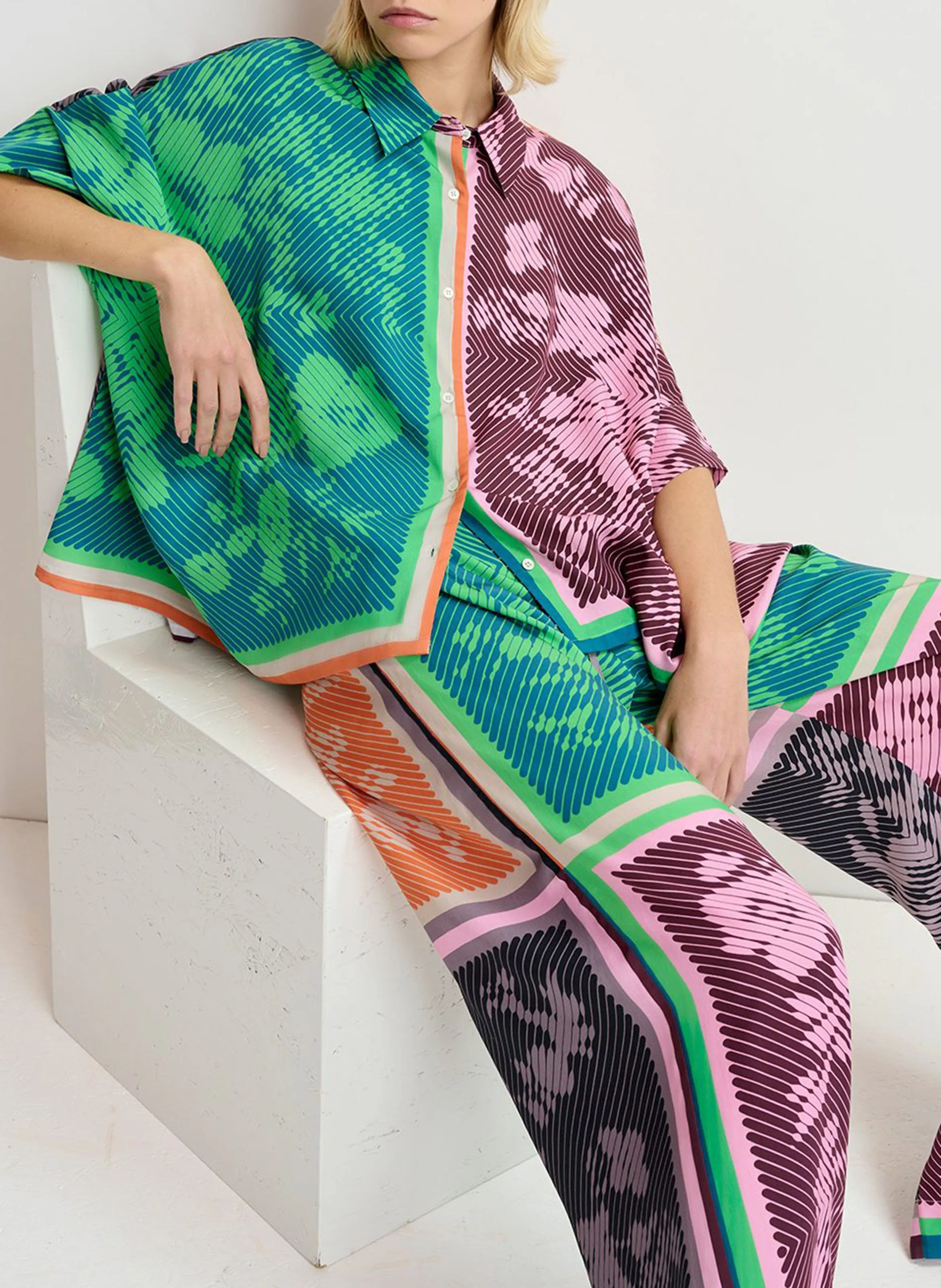 ESSENTIEL ANTWERP GRETEL  PANTALóN ANCHO ESTAMPADO EN MULTICOLOR