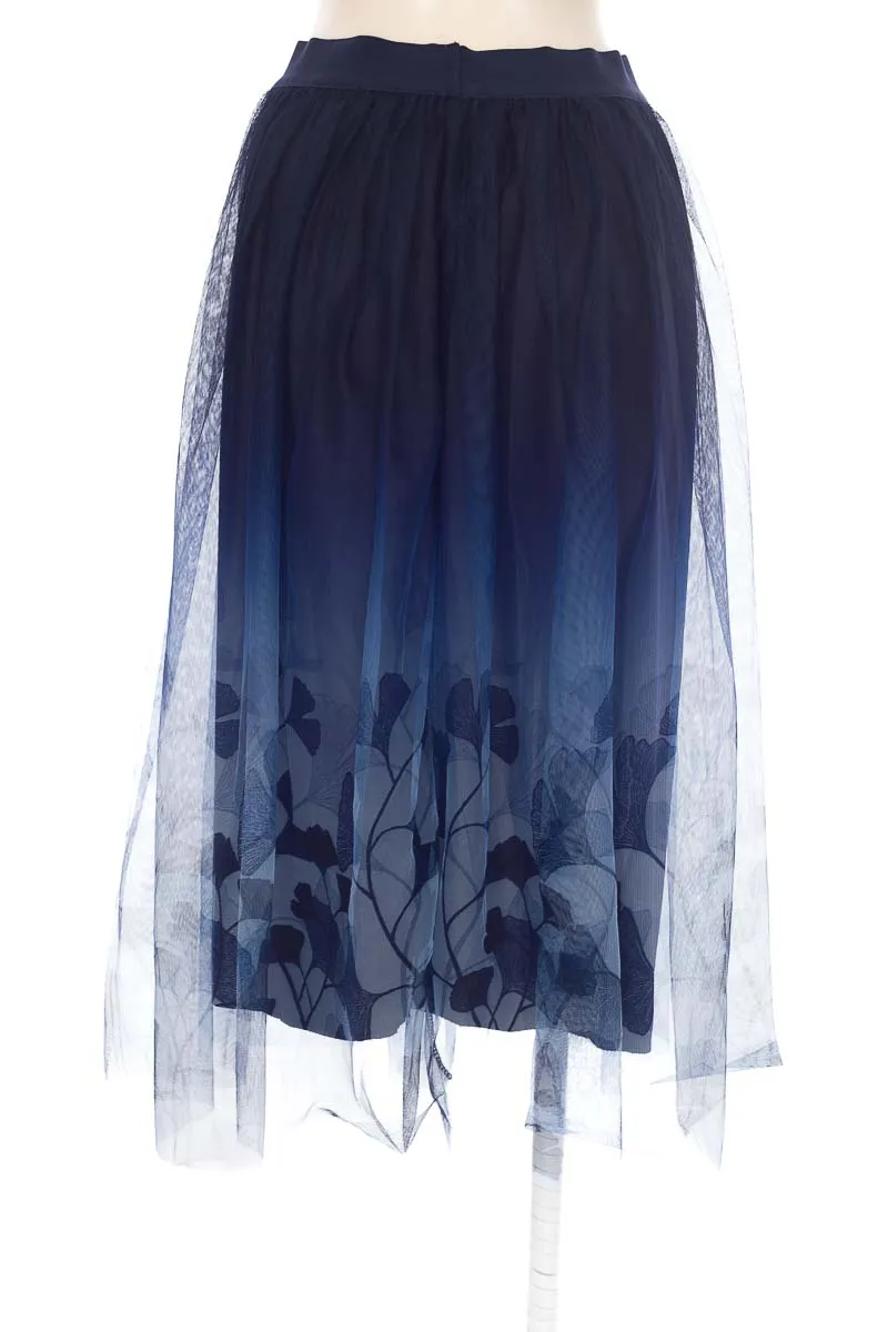 FALDA COLOR AZUL  CLOSEANDO
