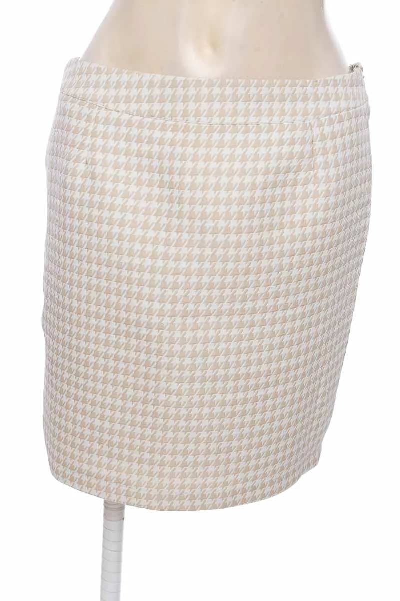 FALDA COLOR BEIGE  STYLE