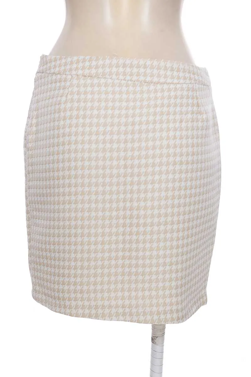 FALDA COLOR BEIGE  STYLE
