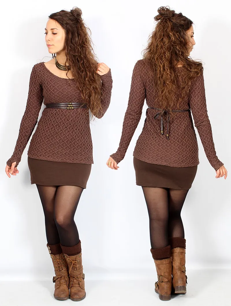Falda corta con detalle de pliegues 