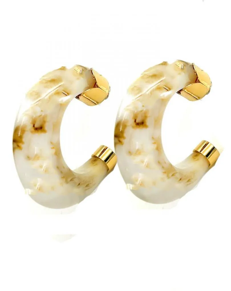FAVORECEDORES PENDIENTES BEIGE DE ARITOS IMITACION HUESO