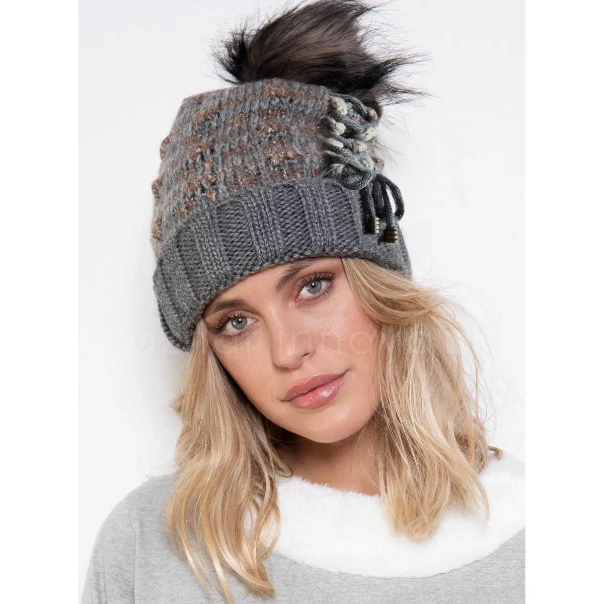 gorro con borla