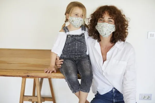 MASCARILLA PARA ADULTO  FLORES AZUL