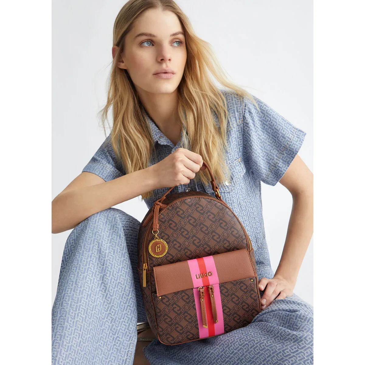 Mochila con monograma