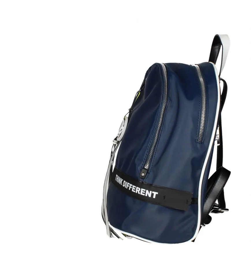 Mochila Nylon Azul Letras Detalles y Borla Blanca