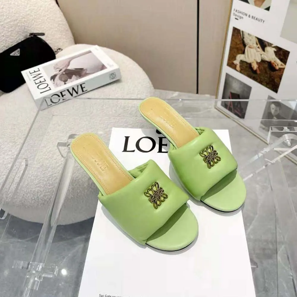 MULE LOEWE MUJER ANAGRAM ACOLCHADO EN PIEL DE CORDEROVERDE