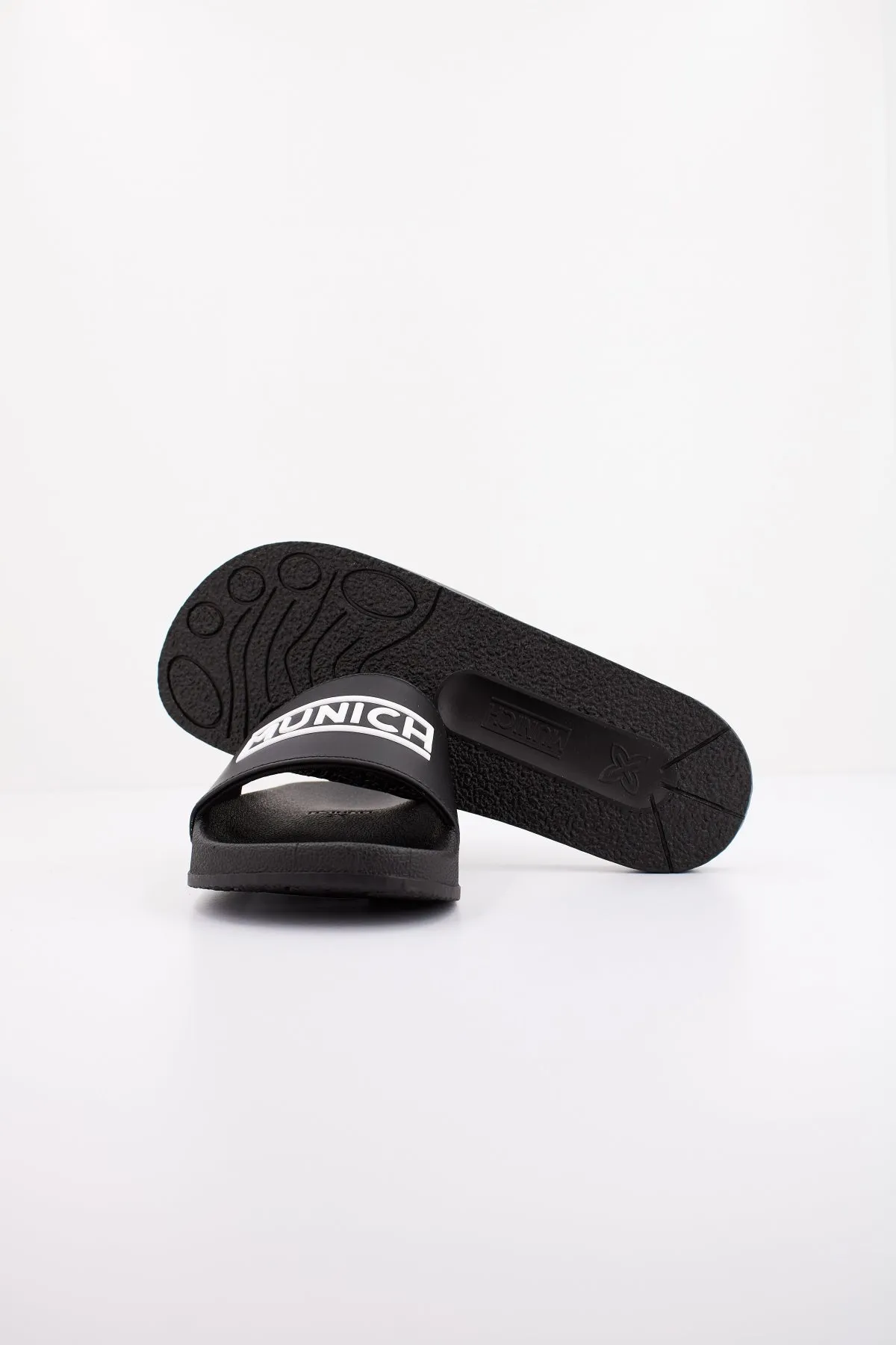 MUNICH FLAT SLIDER D LOGO BLA