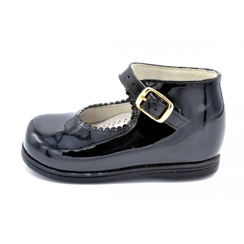 Nenuco 1124 Negro | Zapato de piel para niña