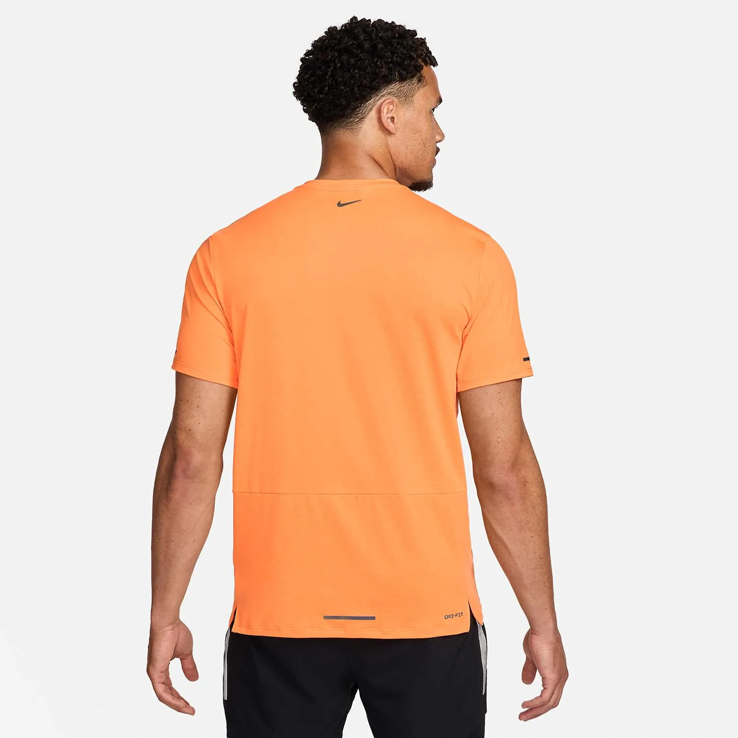 NIKE DRIFIT RISE LOGO TSHIRT