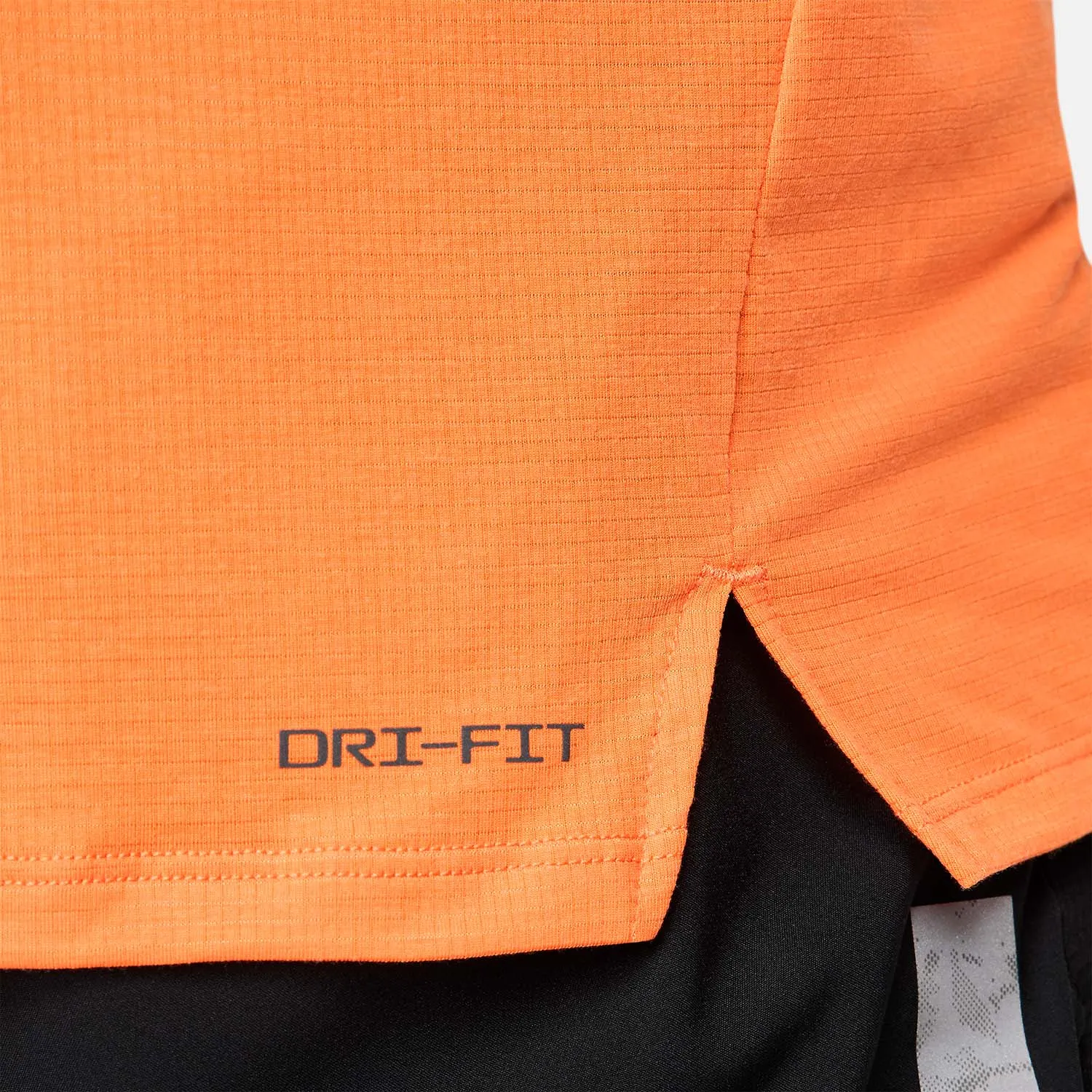 NIKE DRIFIT RISE LOGO TSHIRT