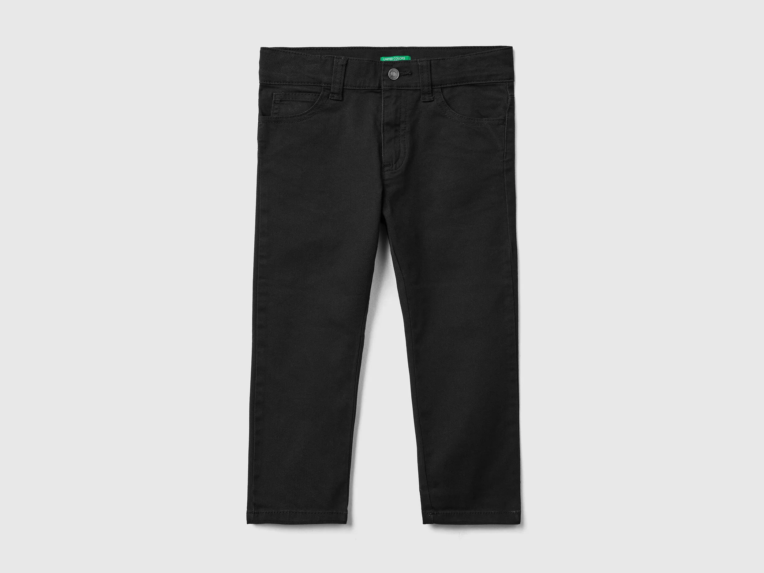 Pantalón ceñido con cinco bolsillos