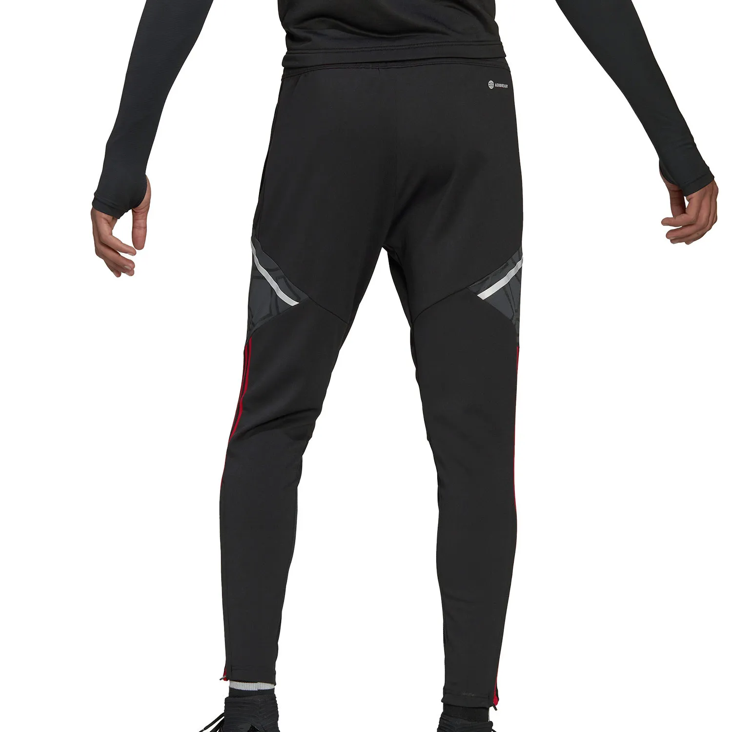 Pantalón adidas United entrenamiento staff