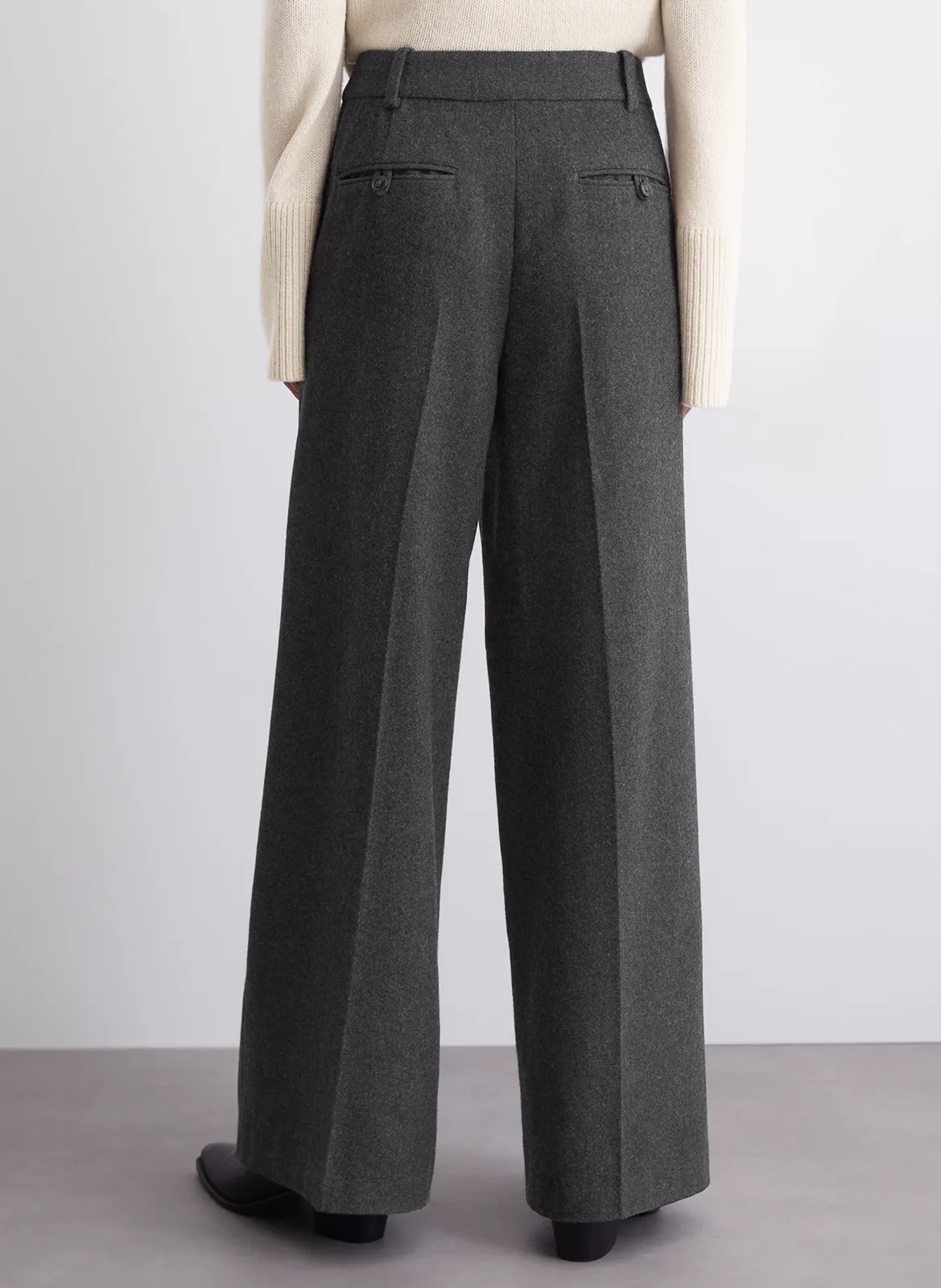 Pantalón ancho de mezcla de lana con talle alto en gris