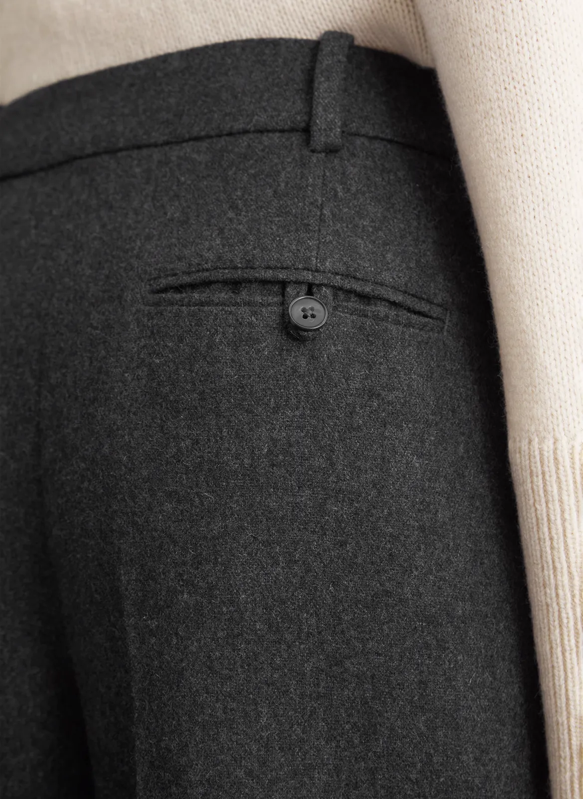 Pantalón ancho de mezcla de lana con talle alto en gris