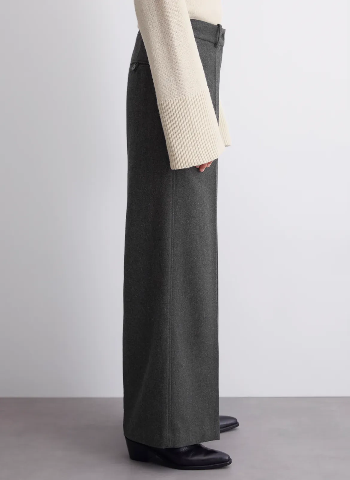 Pantalón ancho de mezcla de lana con talle alto en gris