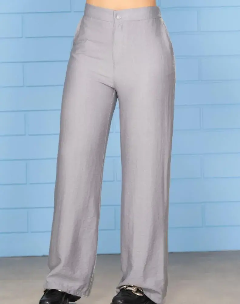 Pantalón bota ancha con boton y cierre