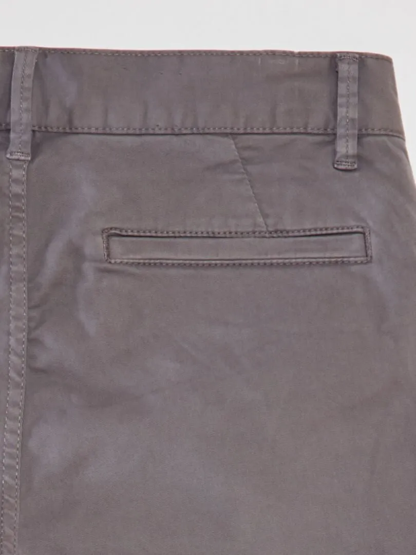 PANTALóN CHINO SLIM  GRIS