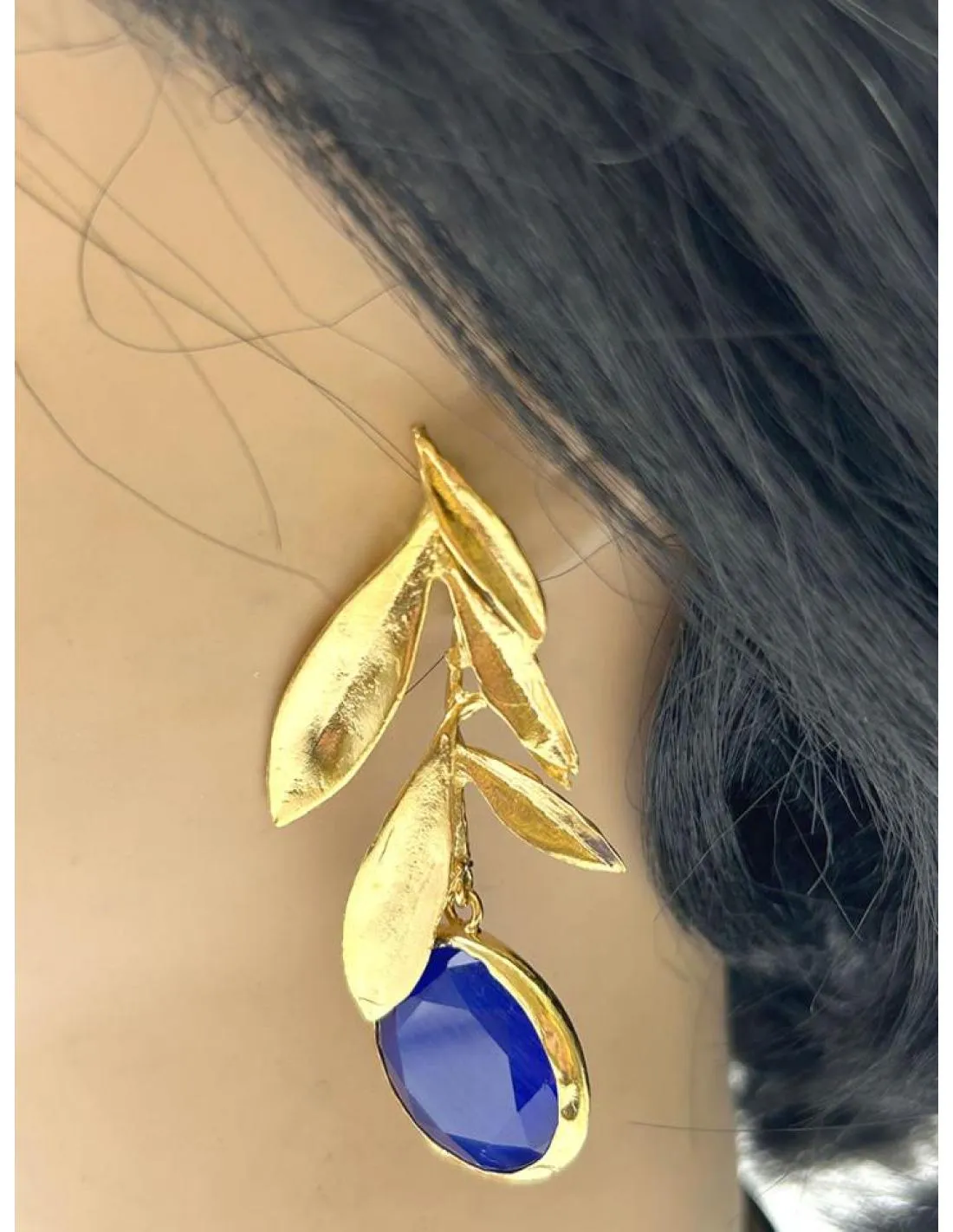 PENDIENTES AZULES MARINO Y HOJAS DORADAS DE OLIVO PARA BODAS Y EVENTOS