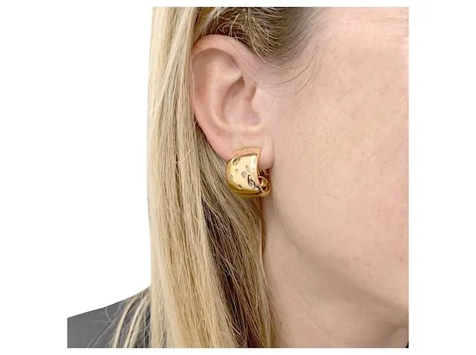 Pendientes Poiray, oro amarillo, diamantes marrones. 