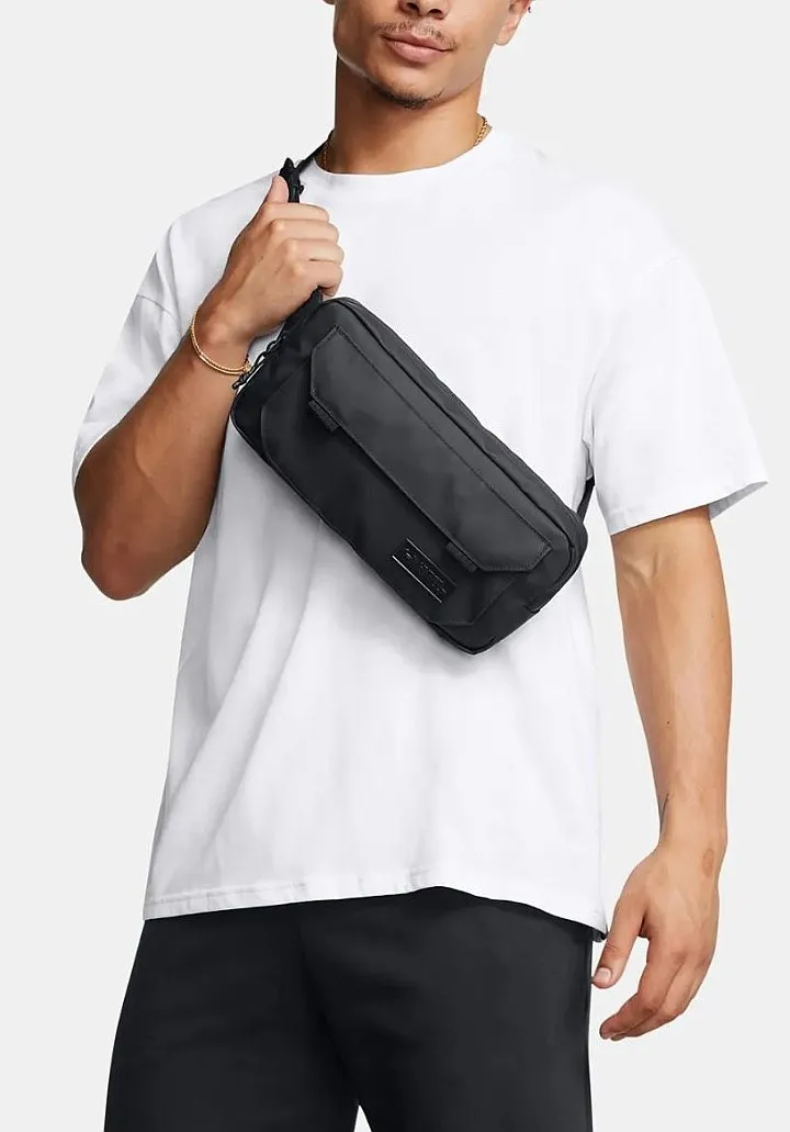 RIñONERA UNDER ARMOUR TRIUMPH CROSSBODY  BLACK