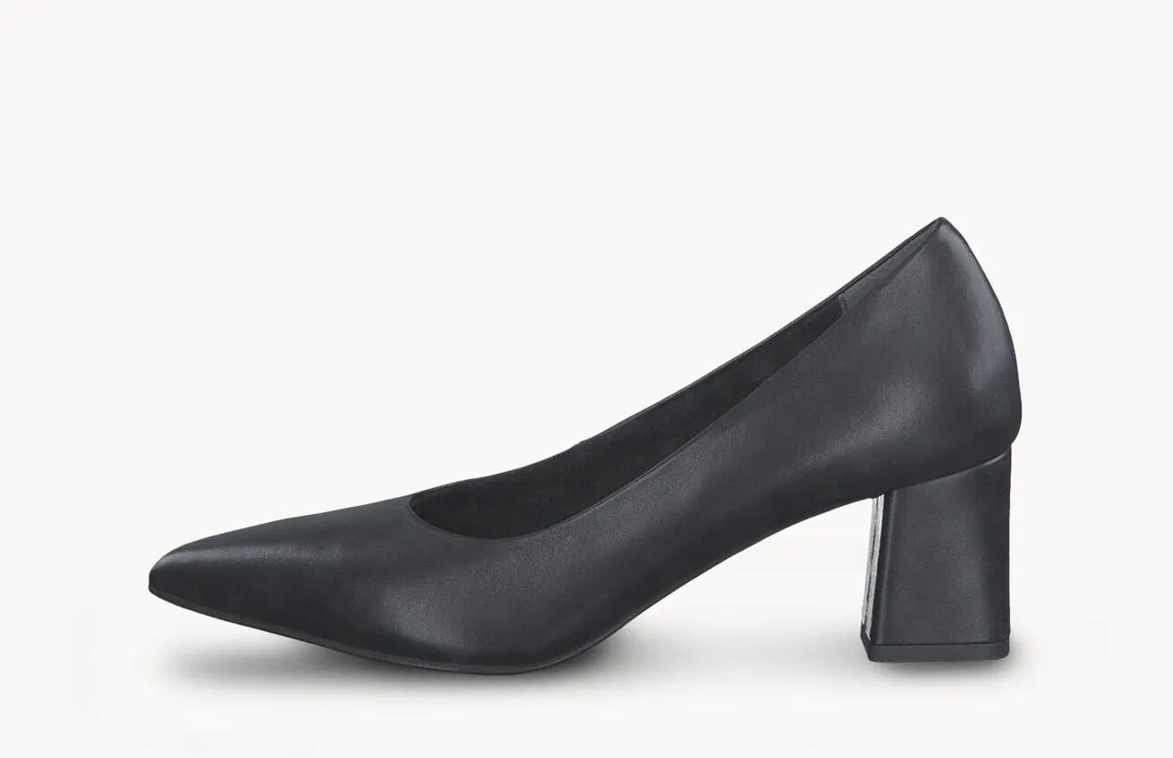 Salones negros de piel con tacones anchos de 6 cms