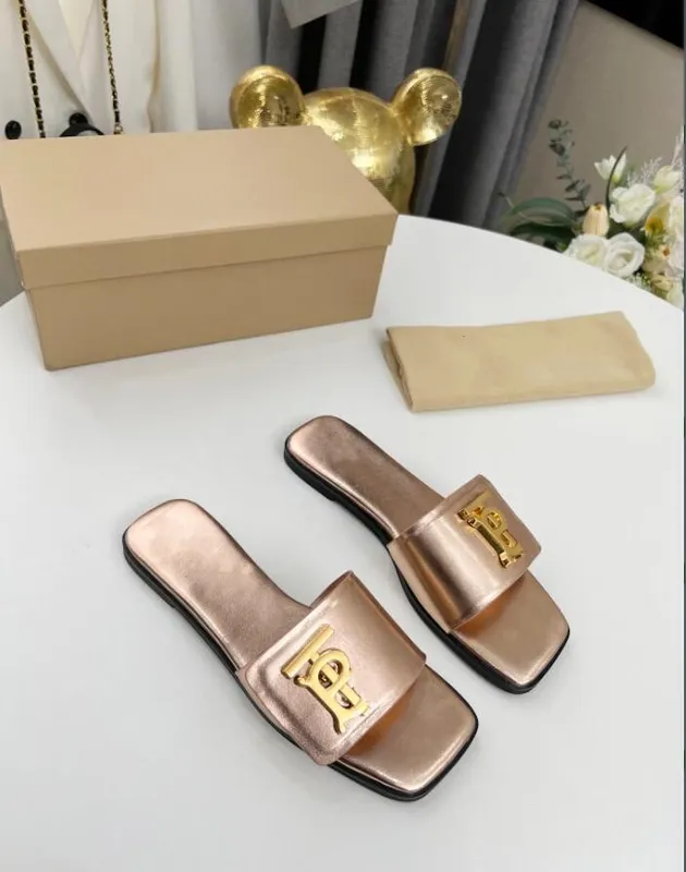 Sandali in pelle da donna alla moda Pantofole firmate Fondo piatto Marrone Scarpe nere Festa in spiaggia Scatola estiva per inte