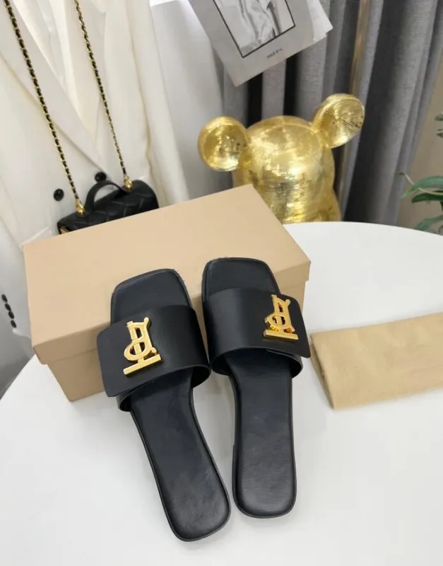 Sandali in pelle da donna alla moda Pantofole firmate Fondo piatto Marrone Scarpe nere Festa in spiaggia Scatola estiva per inte