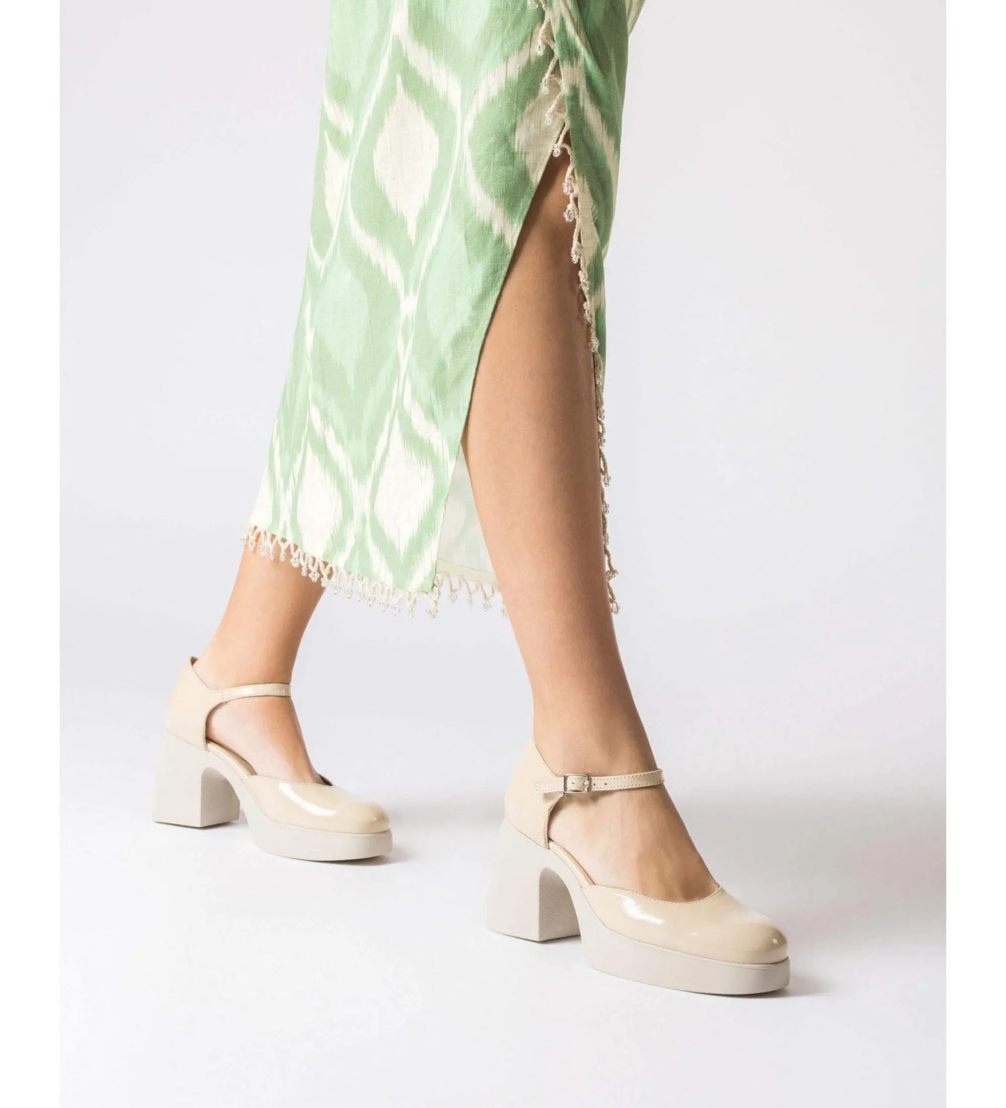 SANDALIAS DE PIEL LALA BEGE ALTURA TACóN 7,5CM