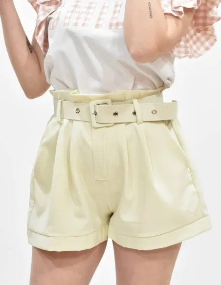Short pinzas cinturón beige