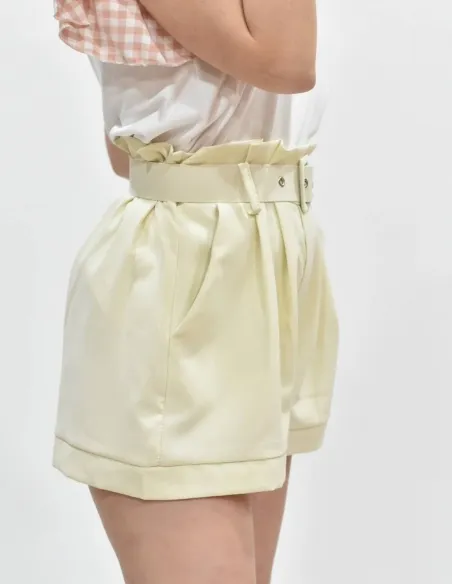 Short pinzas cinturón beige